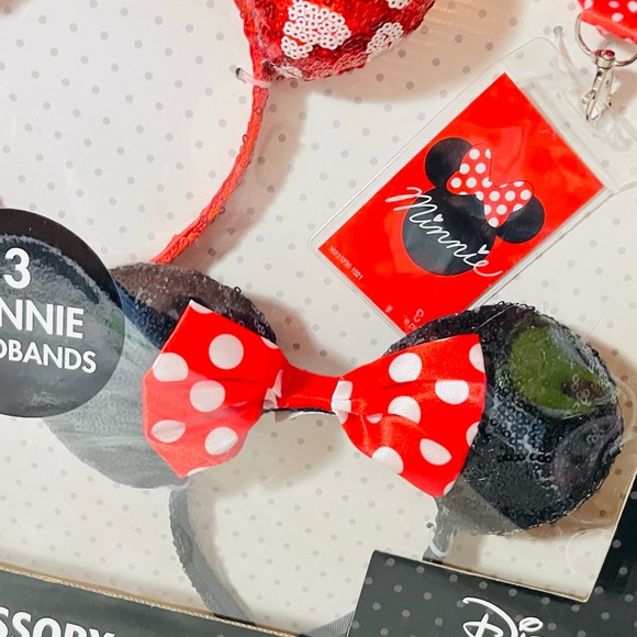 Minnie Accessory Set - Picture 7 of 12